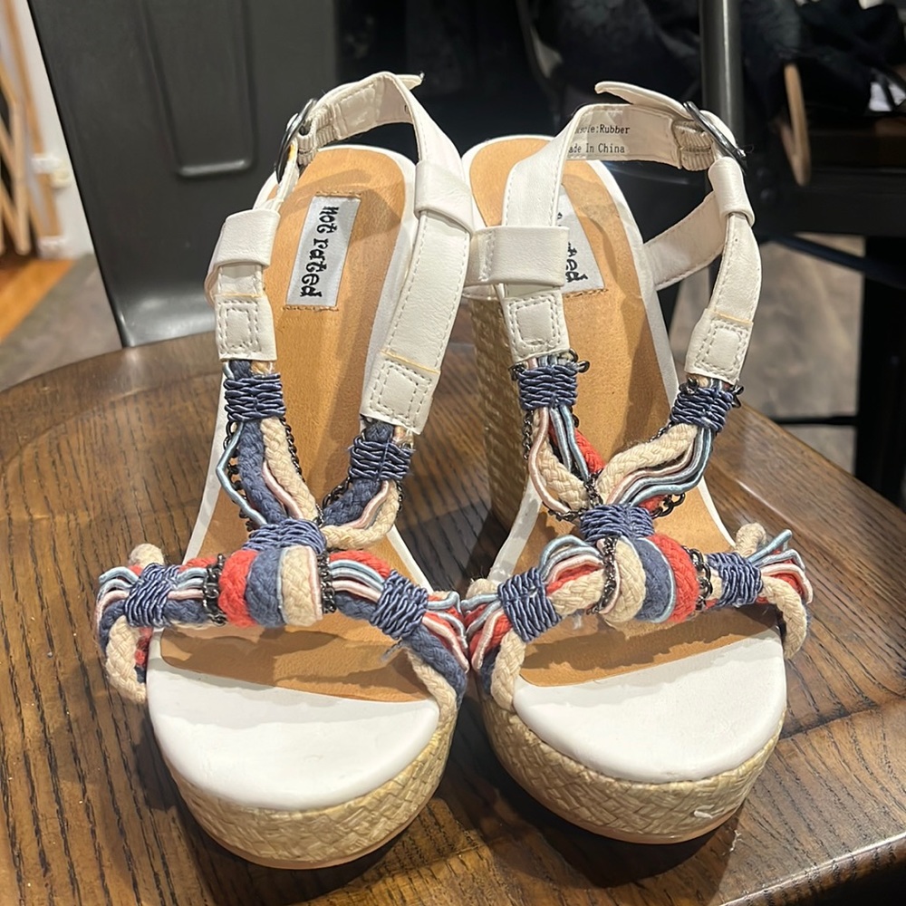 Wedge sandals with a red, white, blue detail